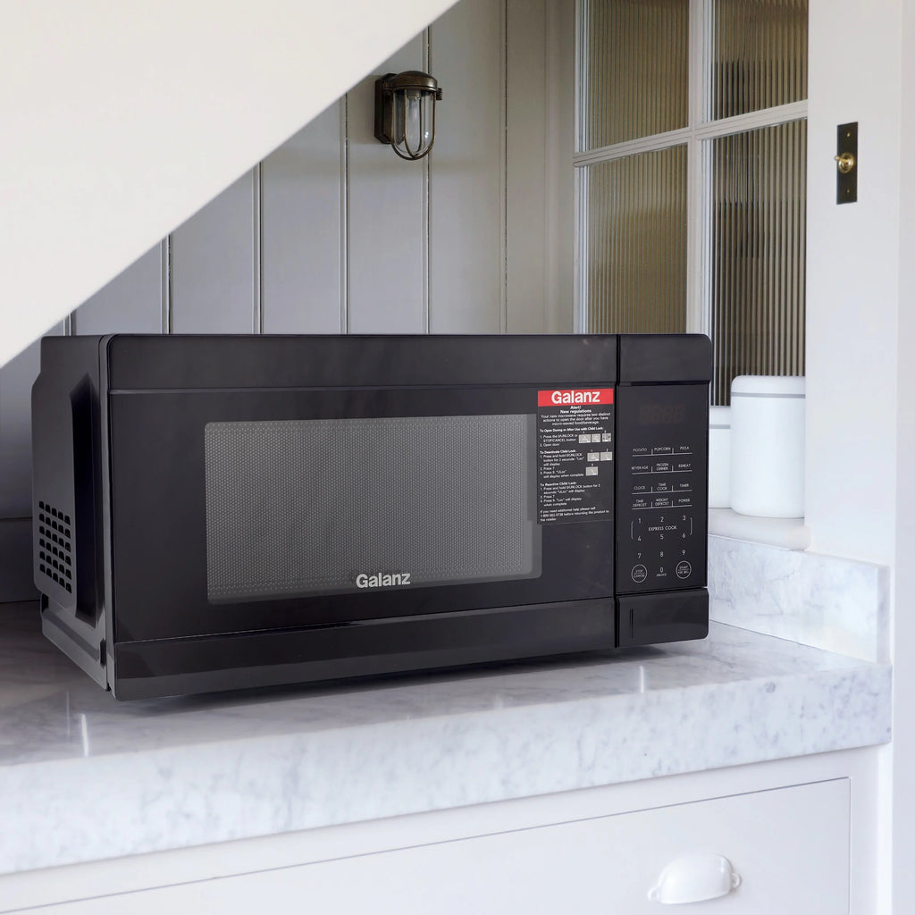 Galanz 1.1 Cu Ft. 1000 Watt Counter Top Microwave Oven in Black