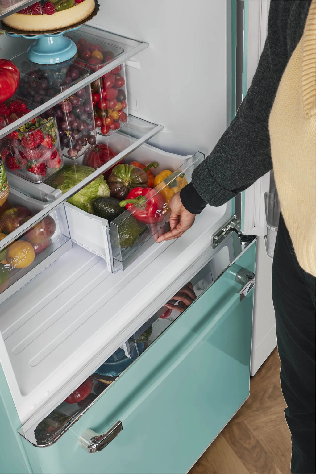 Unique Appliances Ugp-510L Ac Classic Retro 30" Wide 17.7 Cu. Ft. Energy Star Certified