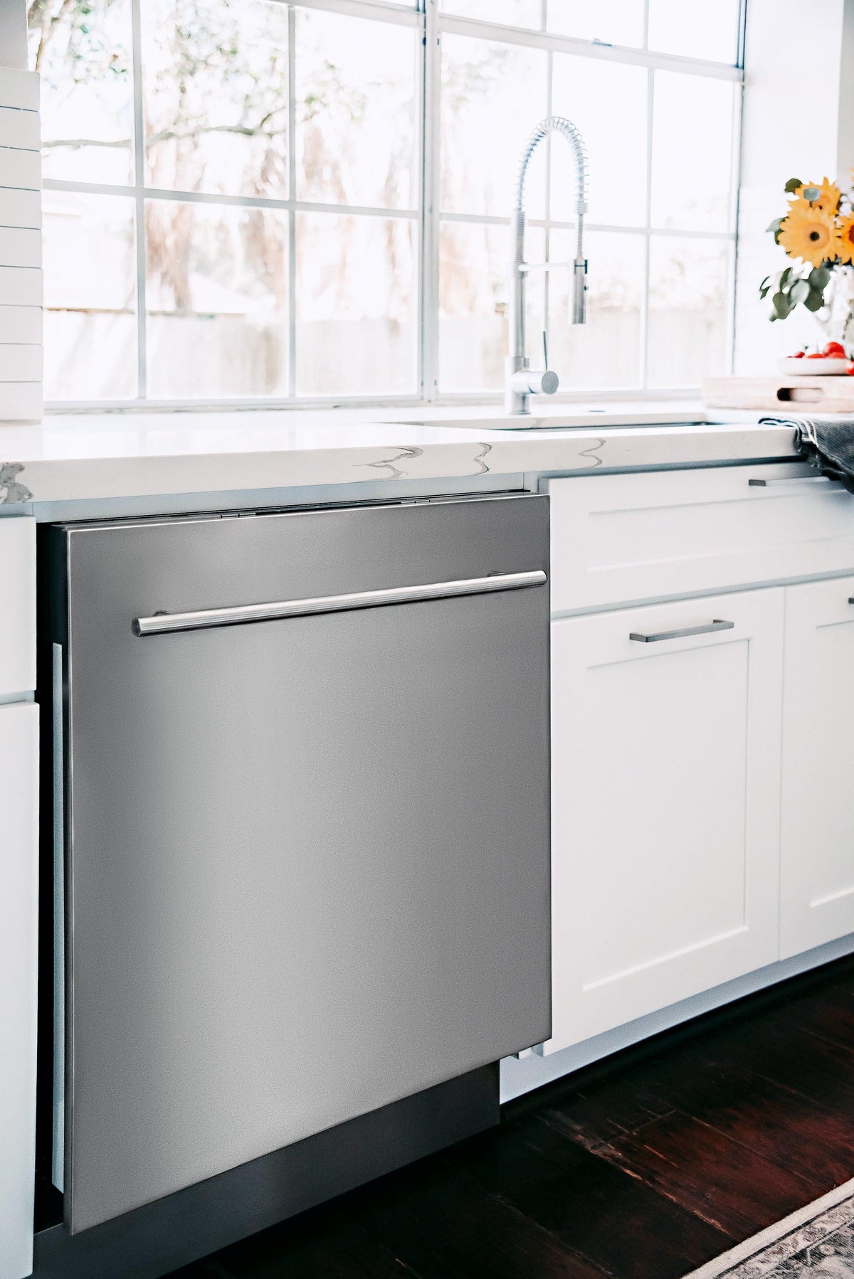 Zline Dw-H-24 24" Wide 20 Place Setting Energy Star Rated Built-In Top Control Dishwasher