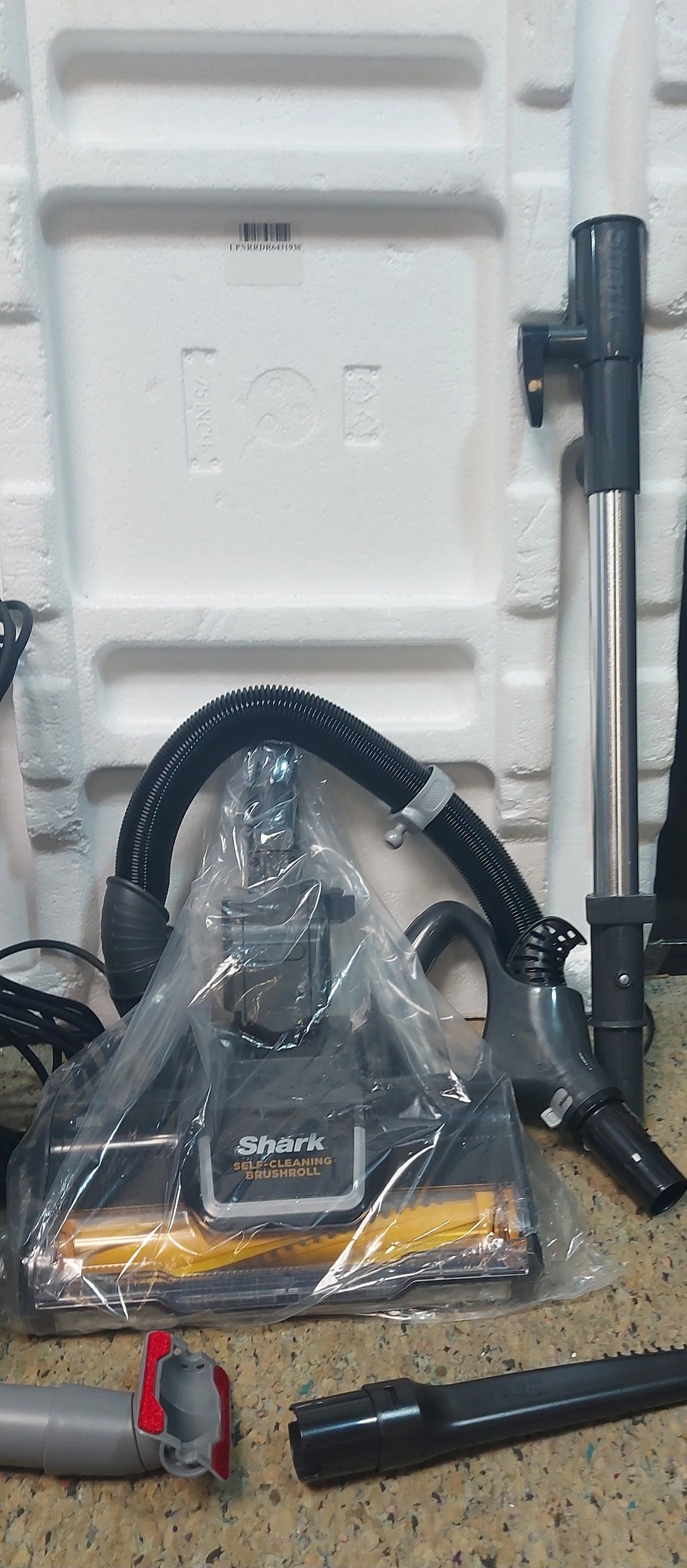 Open Box SHARK UV725 NAVIGATOR UPRIGHT VACUUM