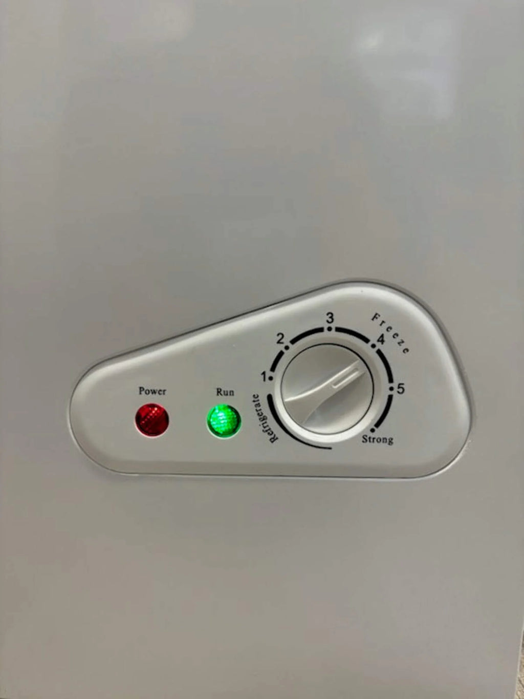 Glass Top Chest Freezer (32x19x30)