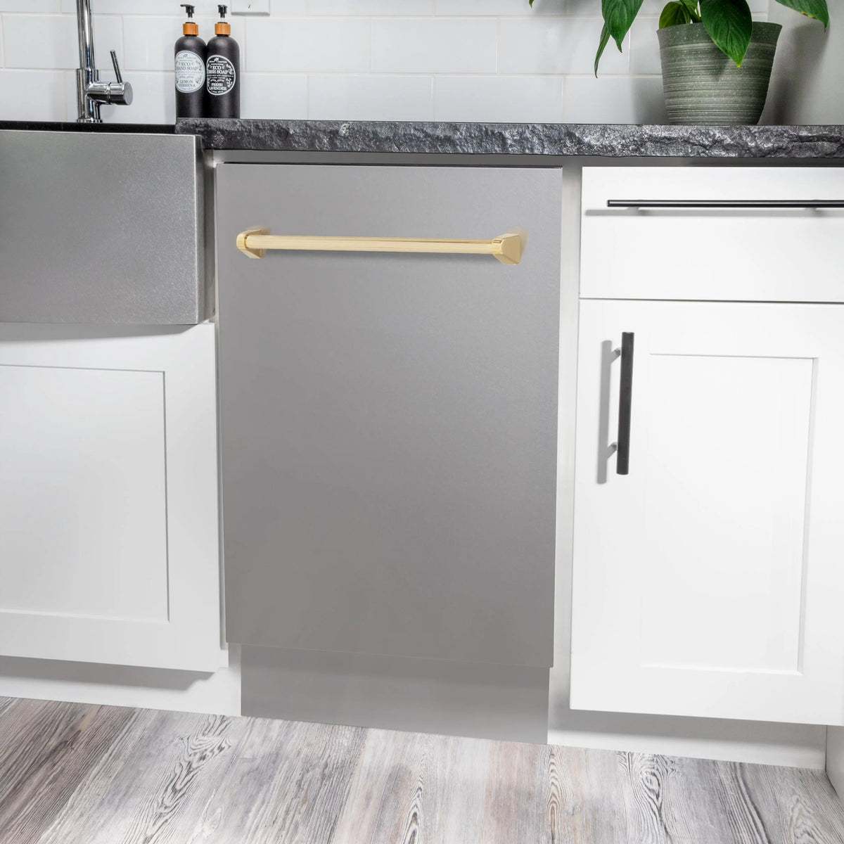 ZLINE Autograph Edition 18" Compact 3rd Rack Top Control Built-In Dishwasher in Stainless Steel with Matte Black Handle, 51dBa (DWVZ-304-18-MB)