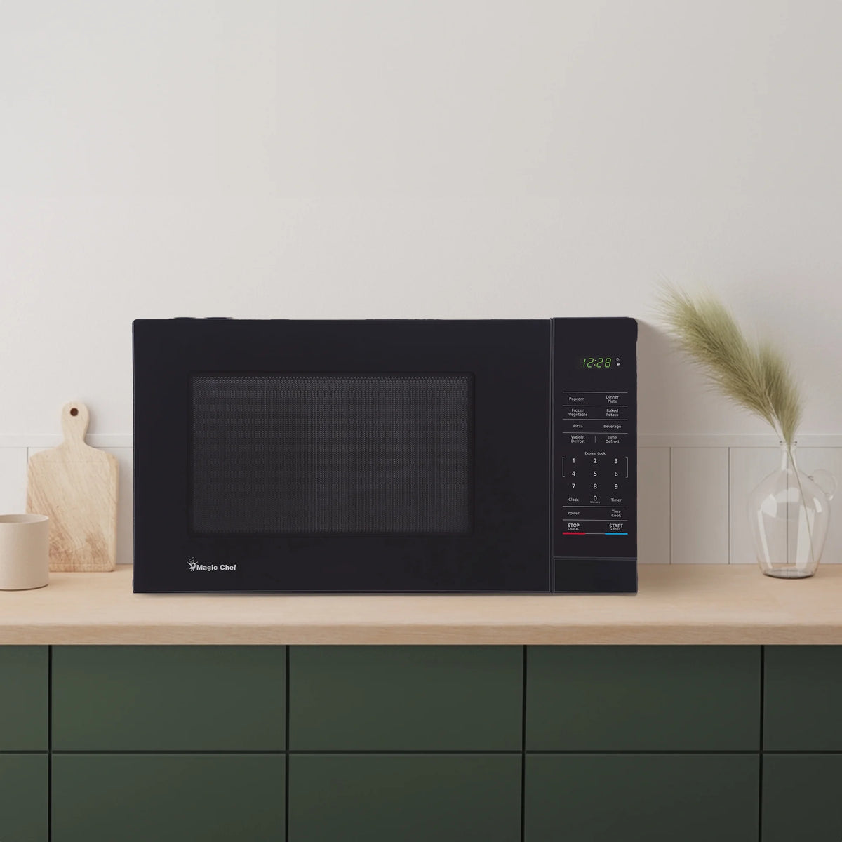 Magic Chef 1.6 Cu. ft. 1100W Countertop Microwave Oven with Push-Button Door in Black, New