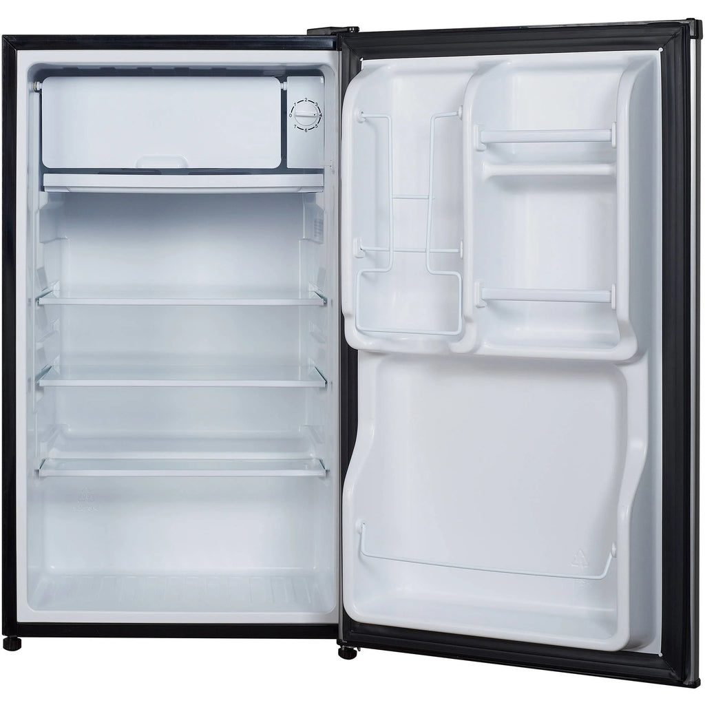 Magic Chef  New 18.5 inch Width 3.5 Cu. ft. Compact Refrigerator with  Single Door