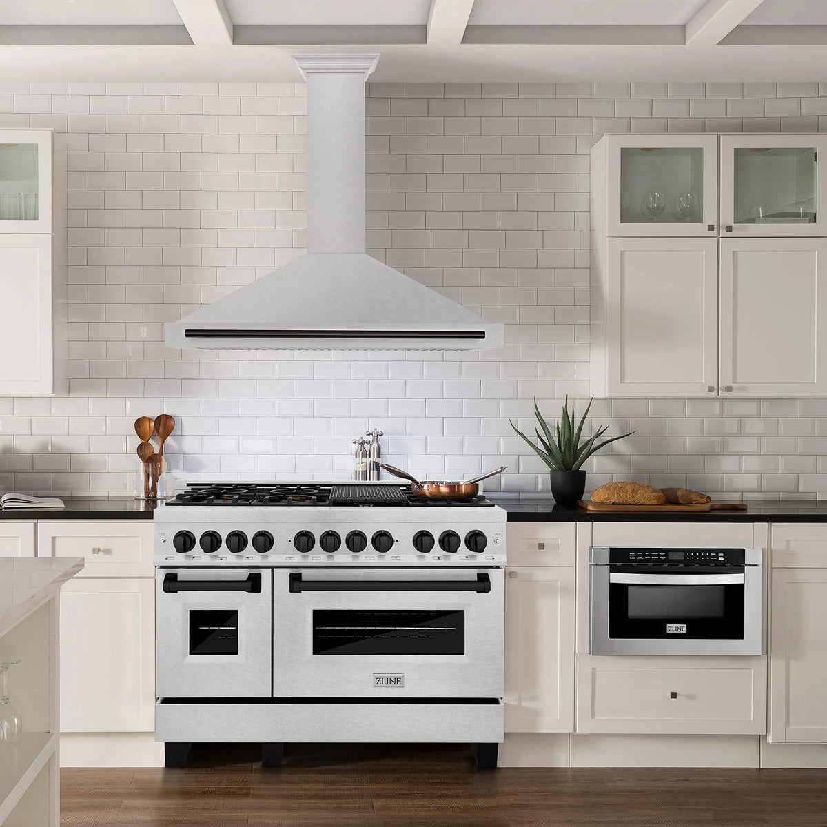 ZLINE KITCHEN AND BATH KB4SNZ48G ducted hood