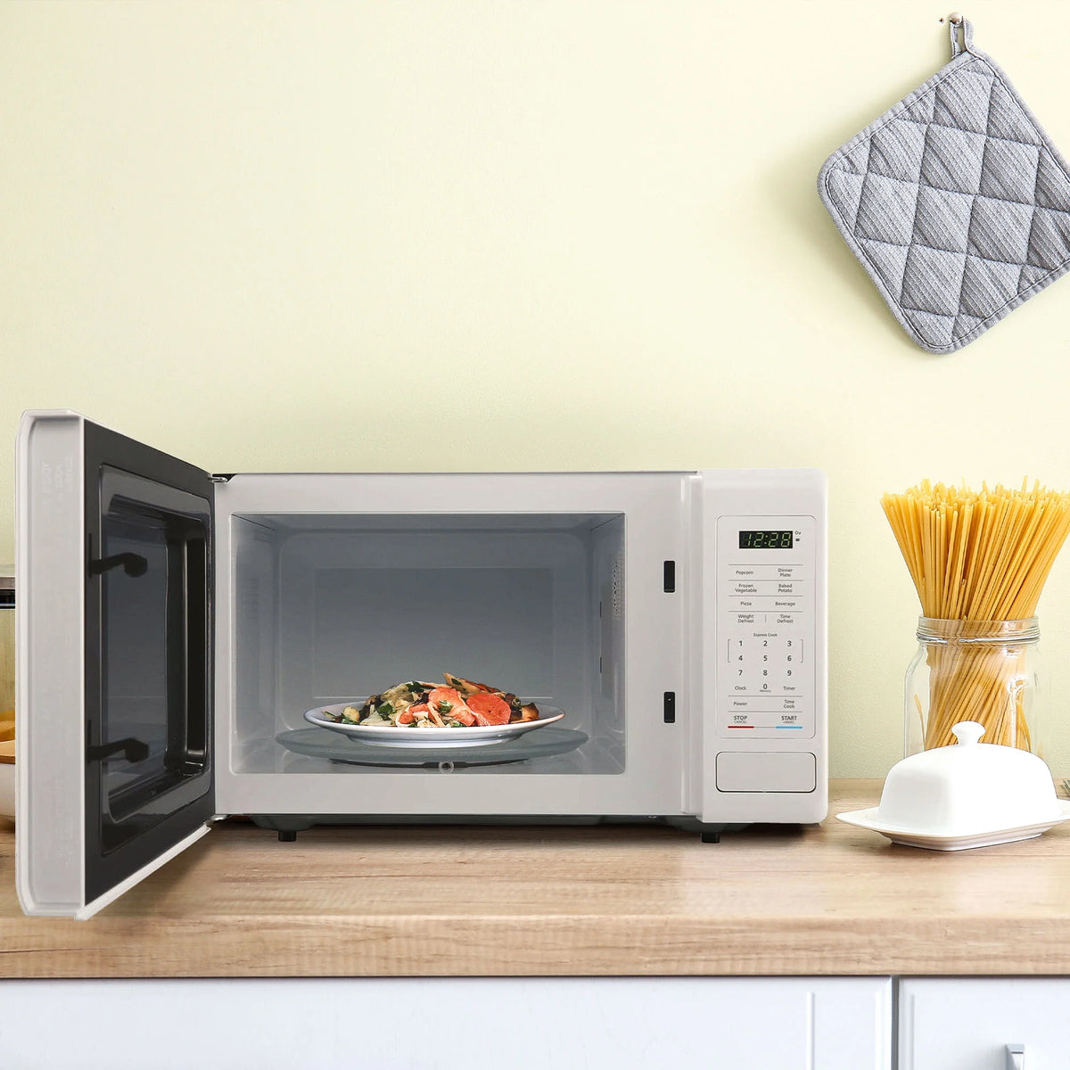 Open Box Magic Chef 0.9 Cubic Feet 900 Watt Stainless Microwave Oven, White