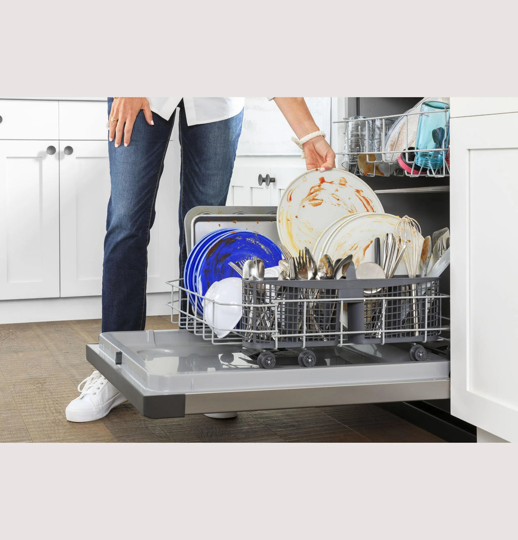GE APPLIANCES GDF450PGRBB GE(R) Dishwasher with Front Controls
