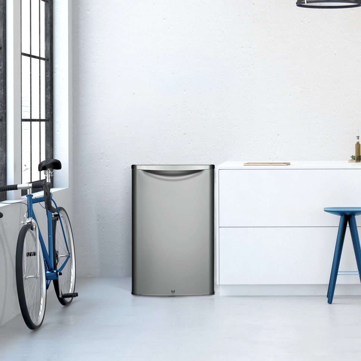 Danby 4.4 cu. ft. Retro Compact Fridge in Iridium Silver (DAR044A6DDB)