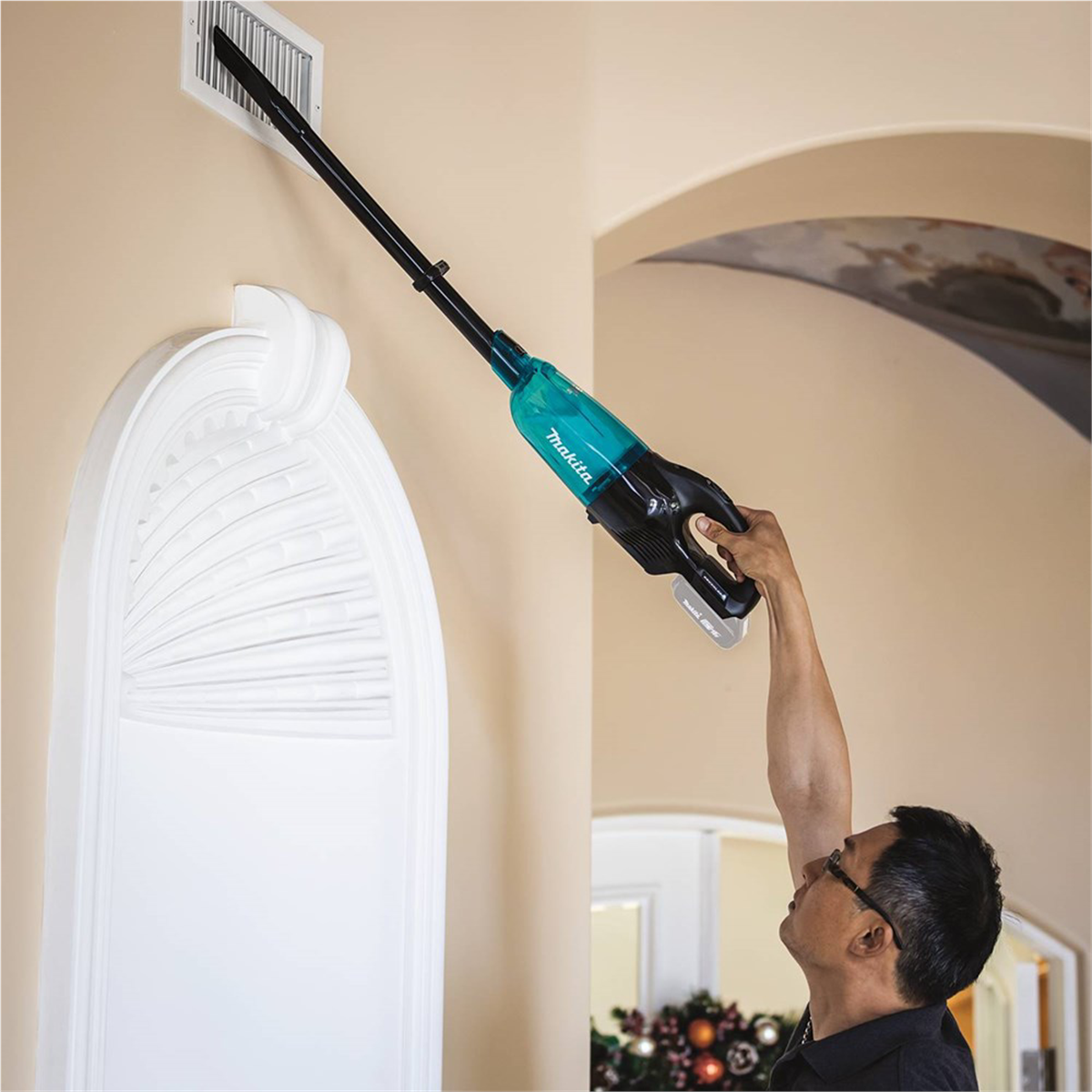18V LXT? Lith-Ion Brushless Compact Cordless Vacuum, Trigger w/ Lock (Tool Only)