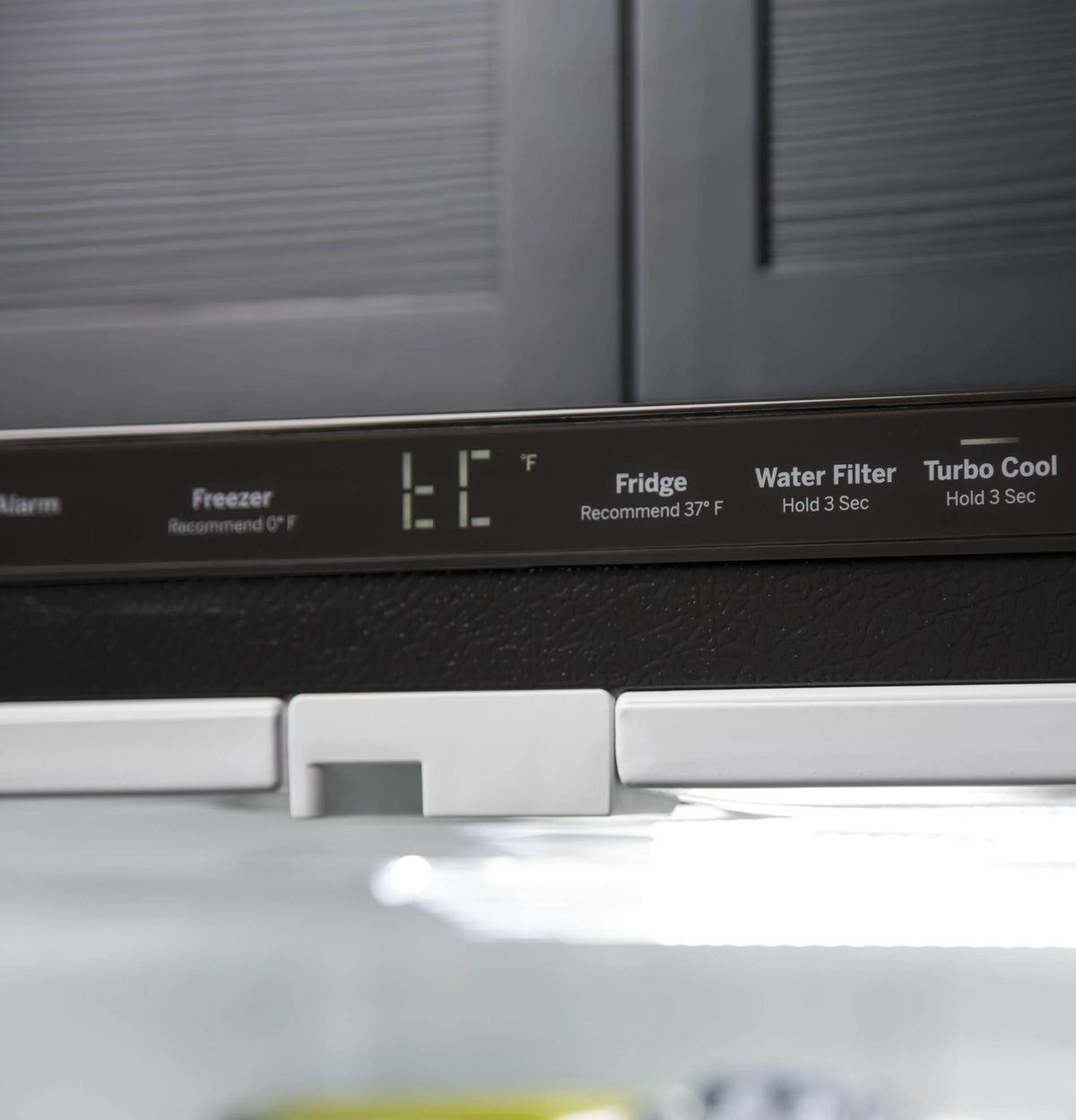 GE? Energy Star? 24.8 cu. ft bottom-freezer refrigerator model GDE25EYKFS Fingerprint Resistant