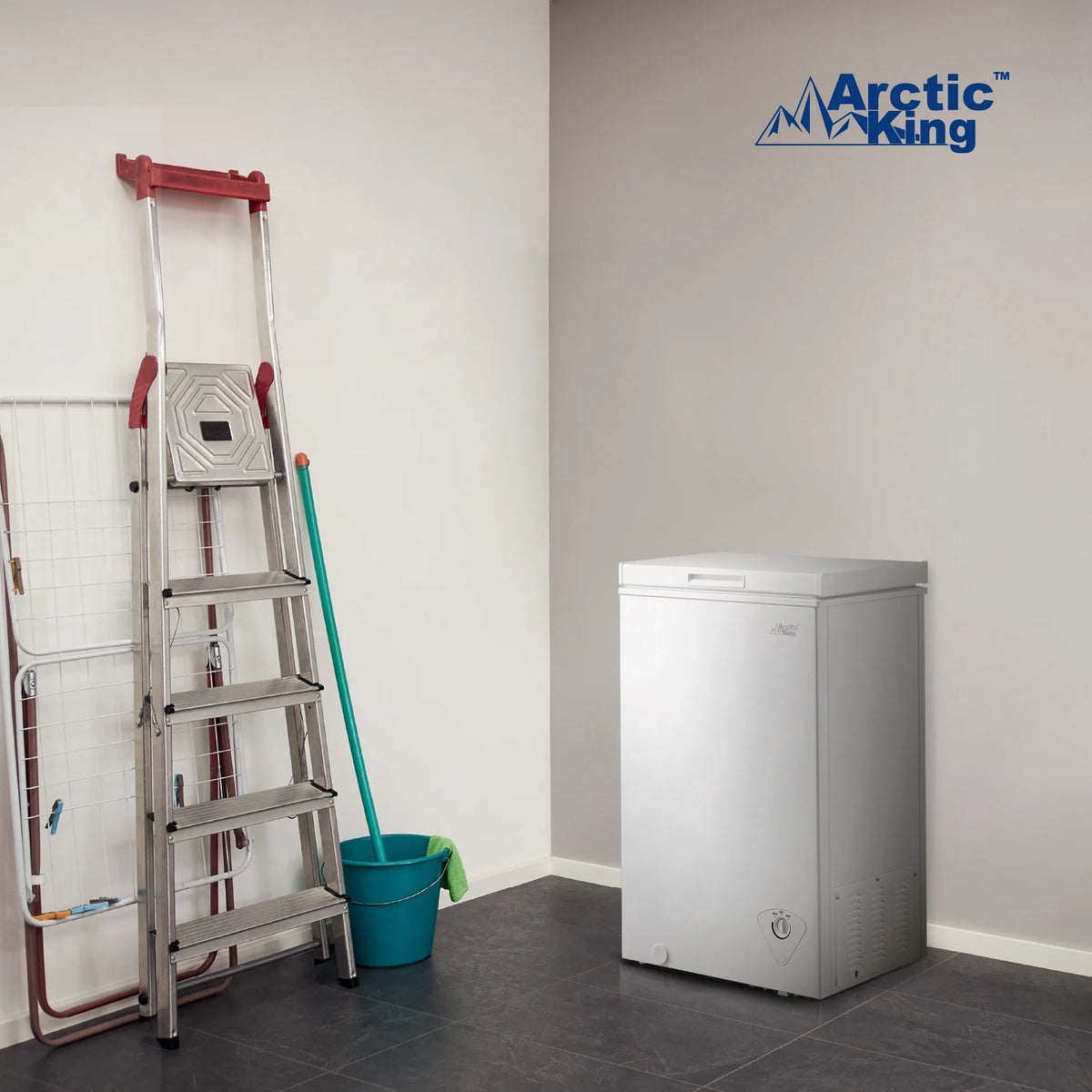 Arctic King 3.5 Cu.ft Chest Freezer, White