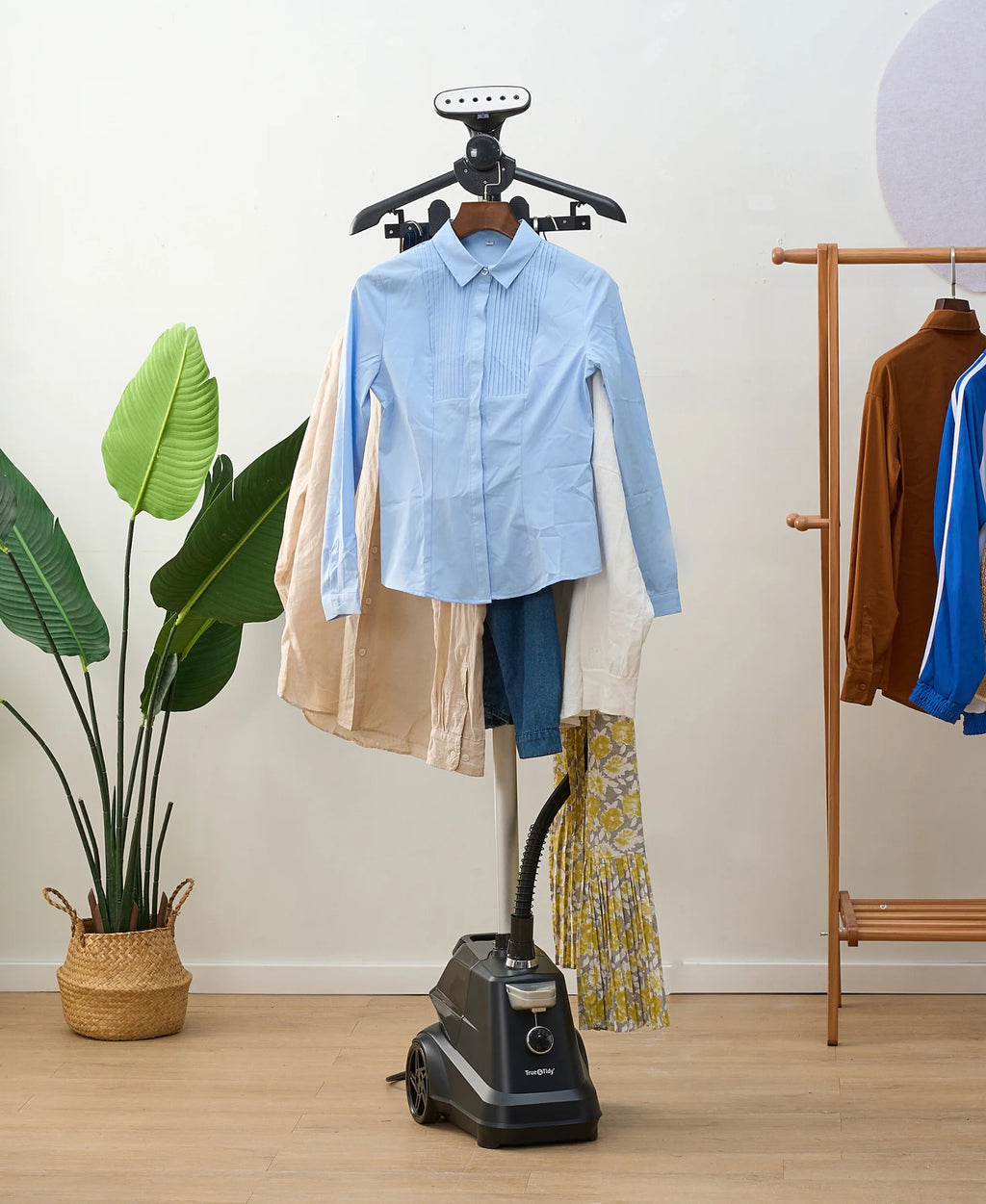 True & Tidy? SX3 Heavy-Duty Industrial Garment Steamer with Foot Pedal Control and 3 Steam Settings