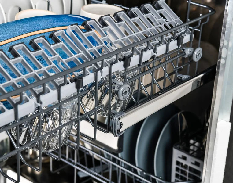 Kenmore 24�?Built-In-Dishwasher w/ 3rd Rack & Turbo Dry-SS Pocket handle