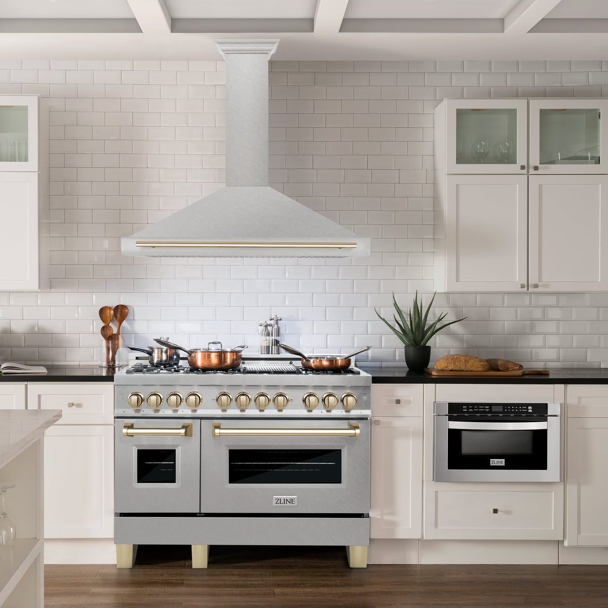 ZLINE KITCHEN AND BATH KB4SNZ48G ducted hood