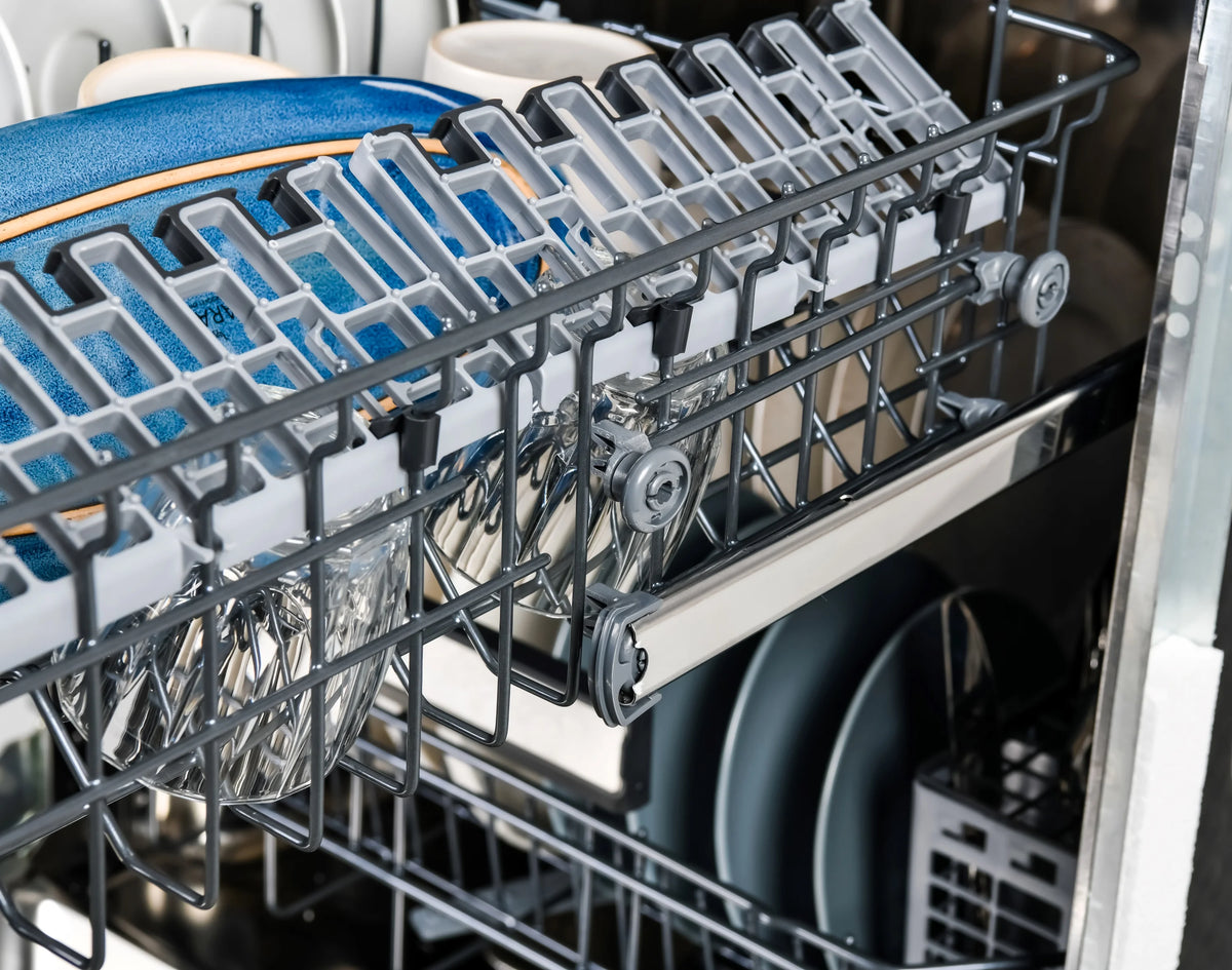 Kenmore 24�� Built-In-Dishwasher w/ 3rd Rack & Turbo Dry with Handle-SS