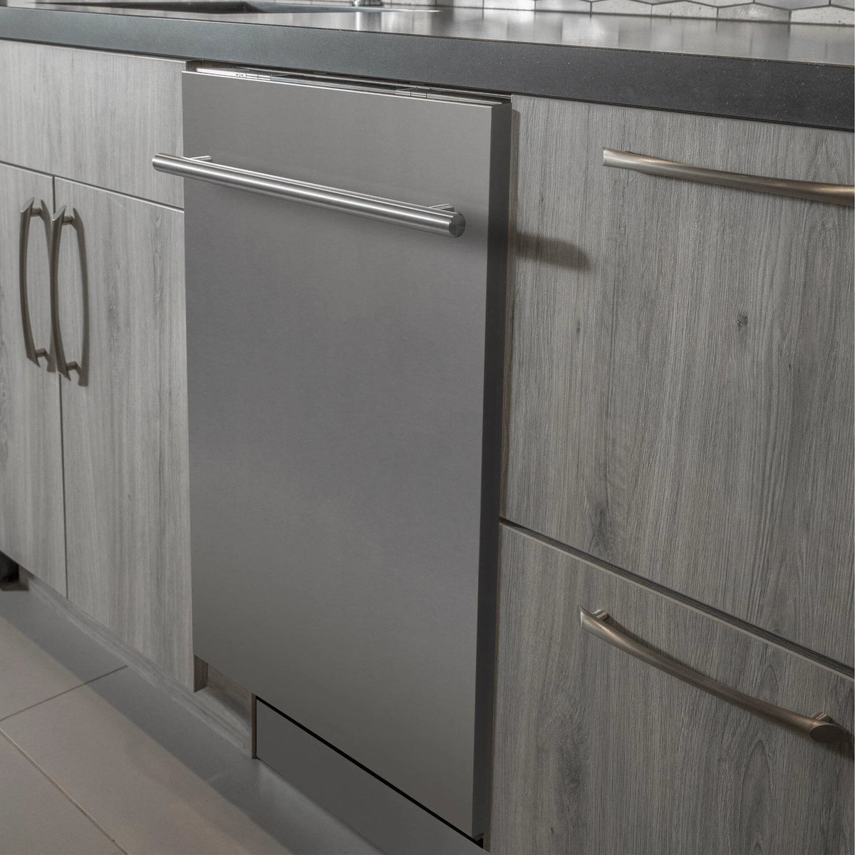 ZLINE 24 in. Top Control Dishwasher with Stainless Steel Tub and Modern Style Handle, 52dBa (DW-24)