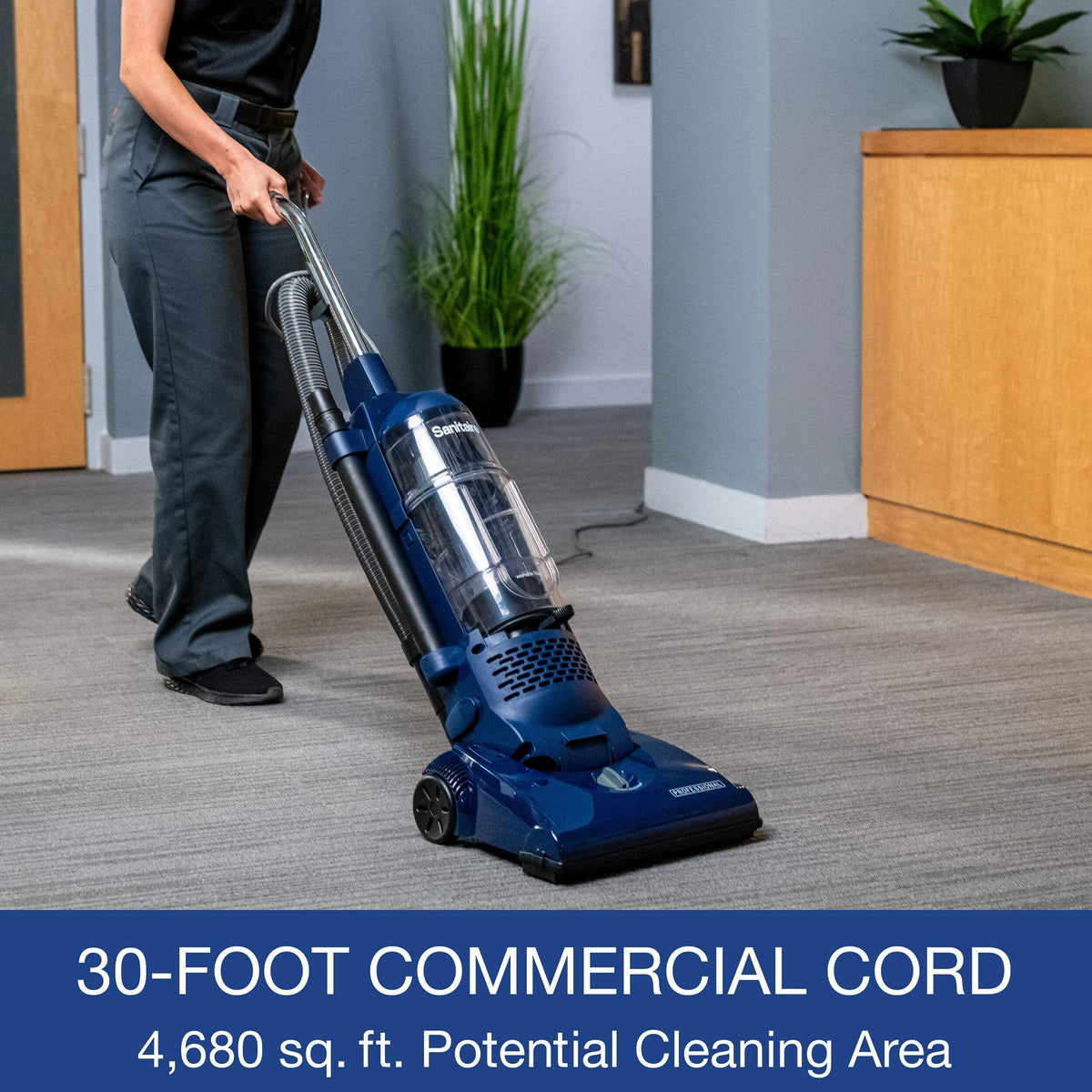 PROFESSIONAL Bagless Upright with Tools SL4410A