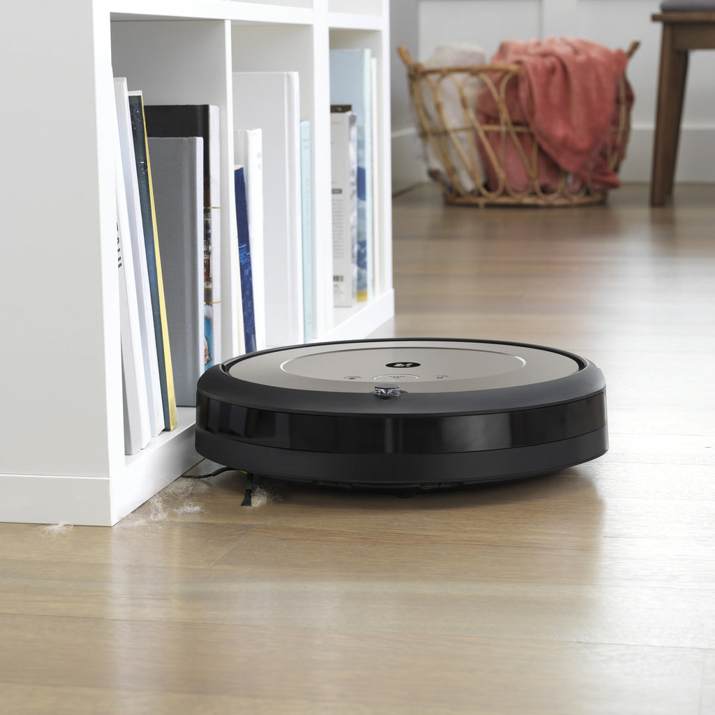iRobot Roomba i1 (1152) Robot Vacuum - Wi-Fi Connected Mapping, Works with Google, Ideal for Pet Hair, Carpets