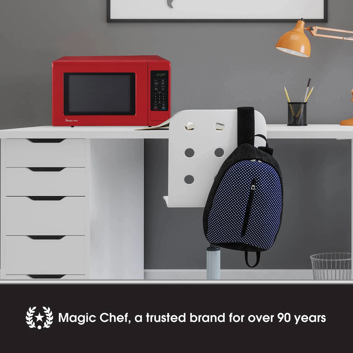 Magic Chef 0.9 cu ft Countertop Microwave Ovens in New Model
