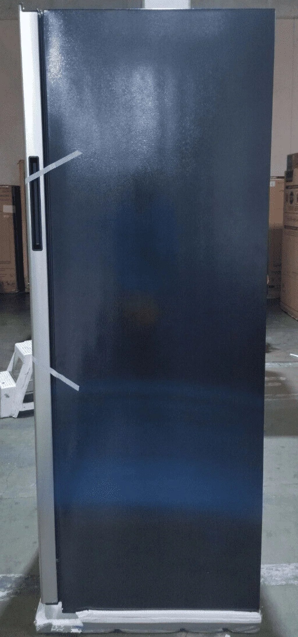 Forte F21UFLESSS 33" 21 cu. ft. Freestanding Upright Freezer in Stainless Steel