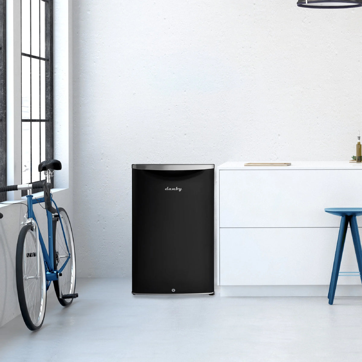 Danby 4.4 cu. ft. Retro Compact Fridge in Iridium Silver (DAR044A6DDB)