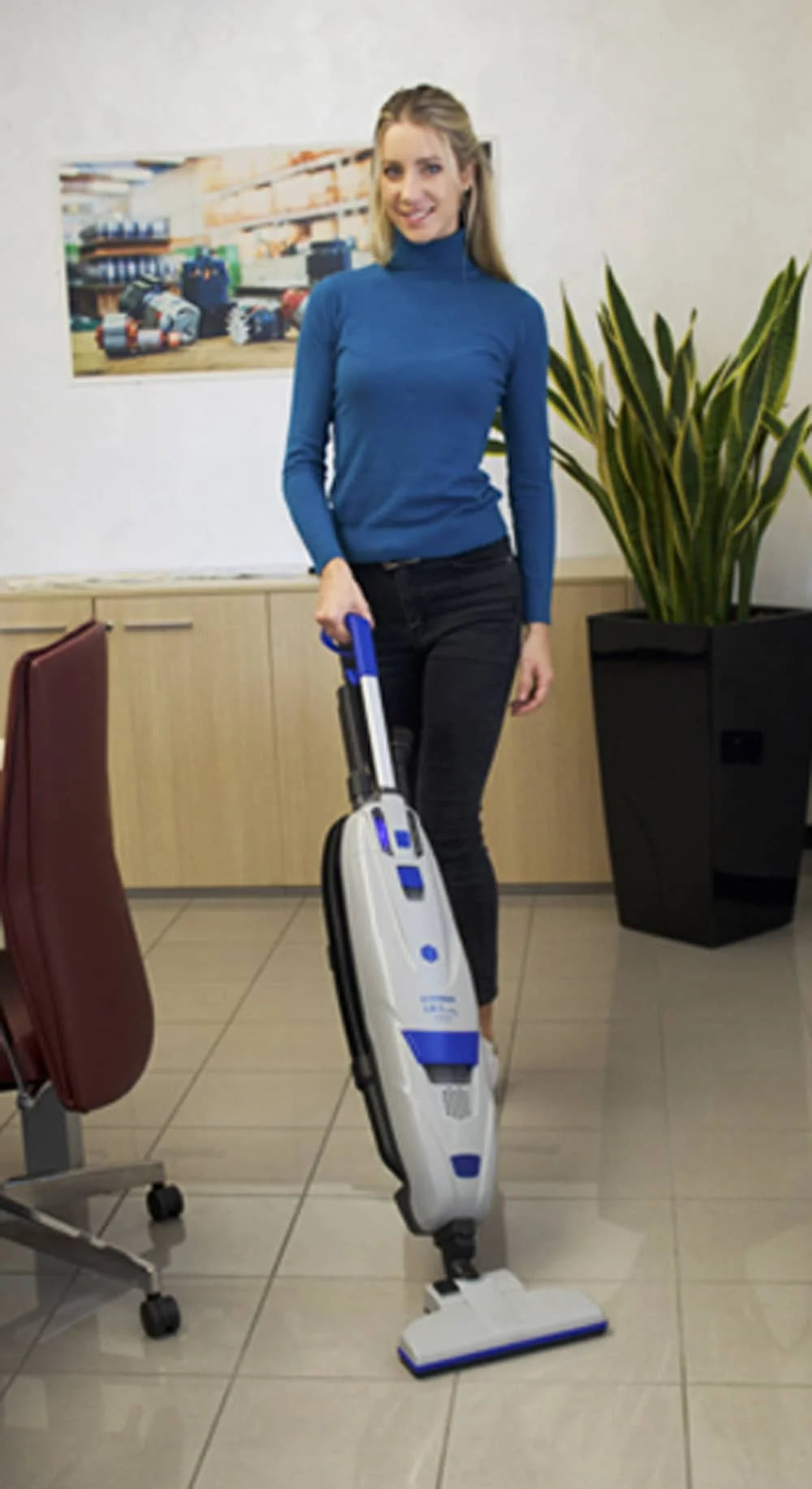 Lindhaus Valzer LB3 Dual Motor L-ion Digital Pro Cordless 14" Upright Vacuum