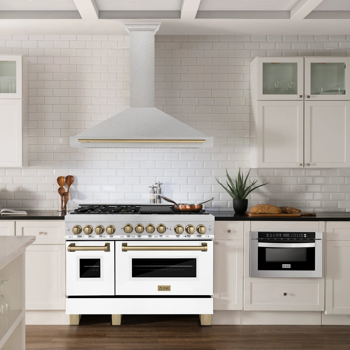 ZLINE KITCHEN AND BATH KB4SNZ48G ducted hood