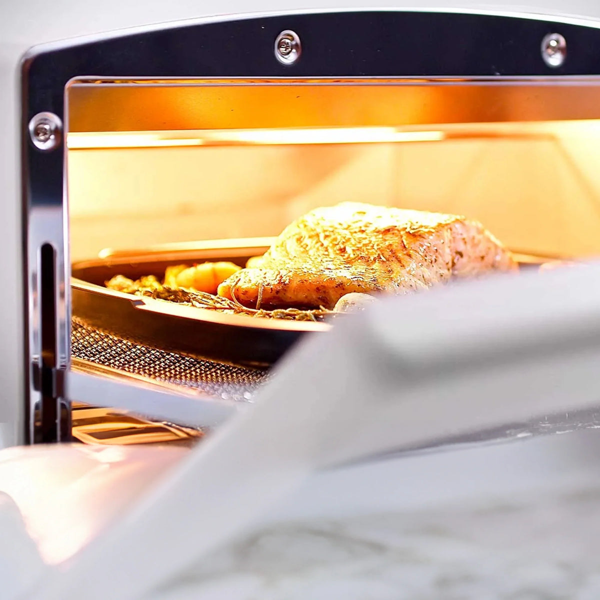 Sengoku SET-G16A(W) HeatMate Graphite Compact Countertop Toaster Oven with 4 Non-Stick Pans for Toasting and Baking, 120 Volt, Eggshell White