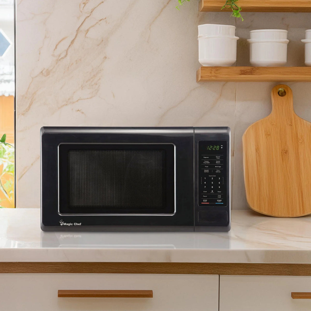 Magic Chef 0.9 cu ft Countertop Microwave Oven in Black