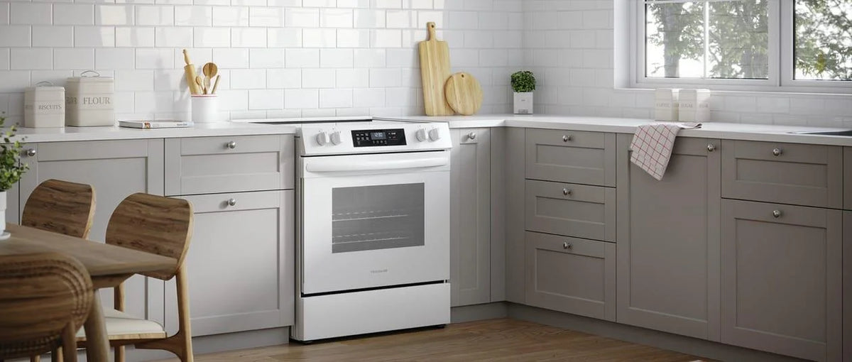 Frigidaire FCFE3062AW 30" Electric Range with Steam Clean