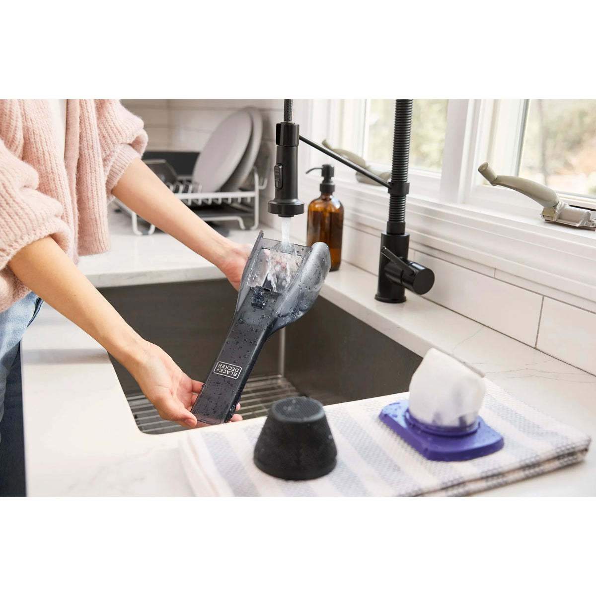 BLACK+DECKER dustbuster reveal Cordless Handheld Pet Vacuum Cleaner
