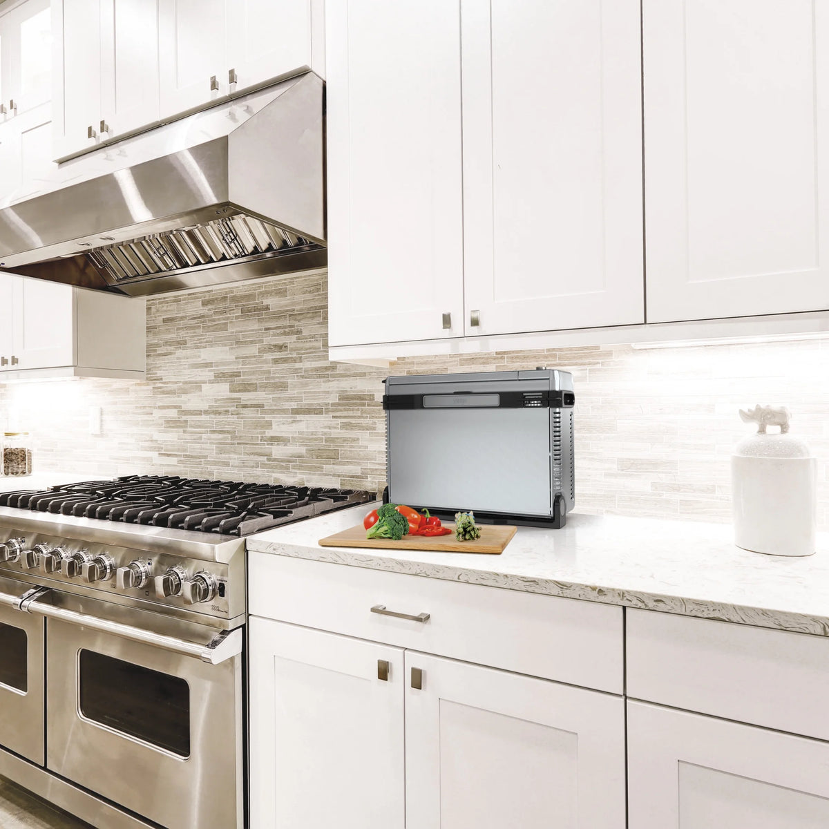 Ninja?? SP101 Foodia?�� 8-in-1 Digital Air Fry Oven, Flip-Away for Storage, Dehydrate, Keep Warm