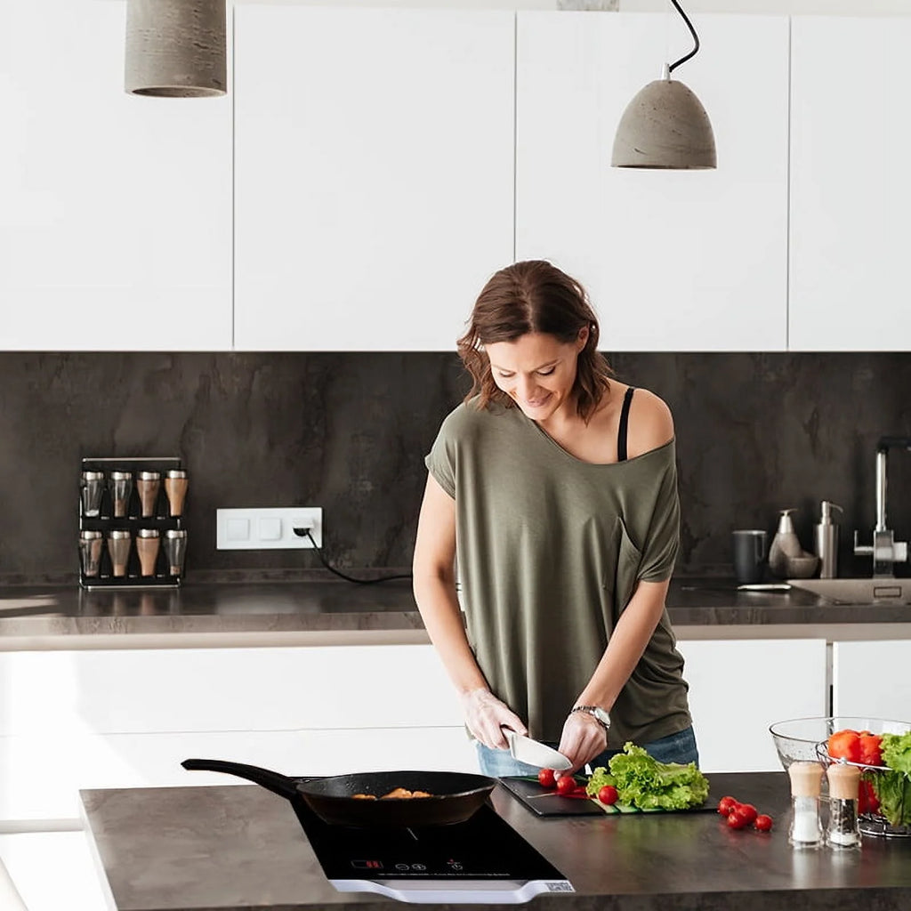 Equator 11inch Portable Single-Burner Induction Cooktop - with Handle in Black
