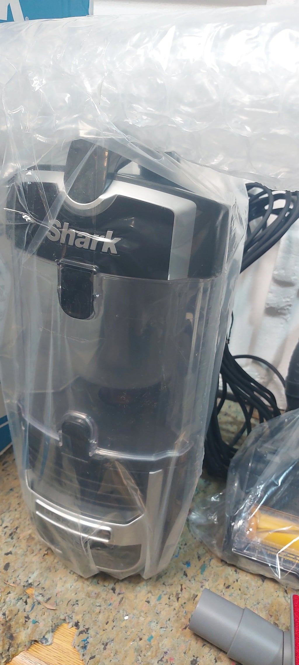 Open Box SHARK UV725 NAVIGATOR UPRIGHT VACUUM