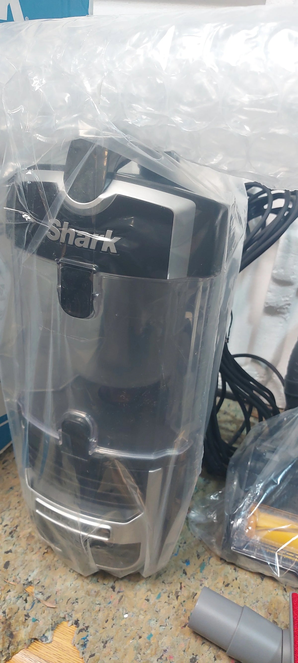 Open Box SHARK UV725 NAVIGATOR UPRIGHT VACUUM