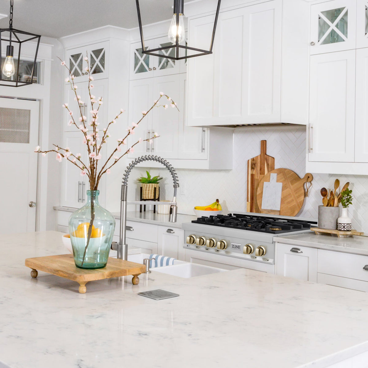 ZLINE 36 in. Autograph Edition Rangetop in Stainless Steel with Gold Accents (RTZ-36-G)