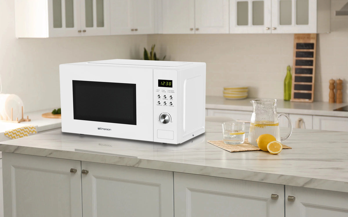 Emerson 1.1 Cu Ft, 1000W White Countertop Microwave Oven, MW1101W