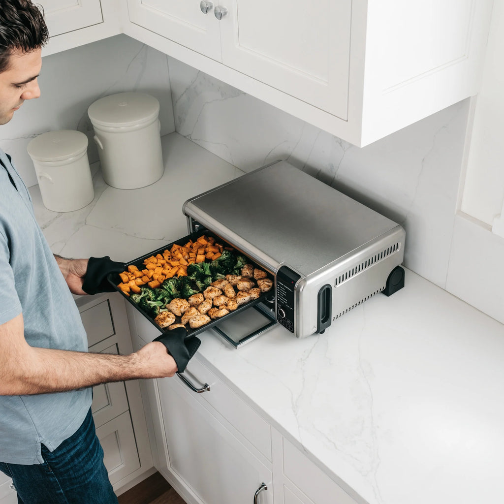Ninja?? SP101 Foodia?�� 8-in-1 Digital Air Fry Oven, Flip-Away for Storage, Dehydrate, Keep Warm