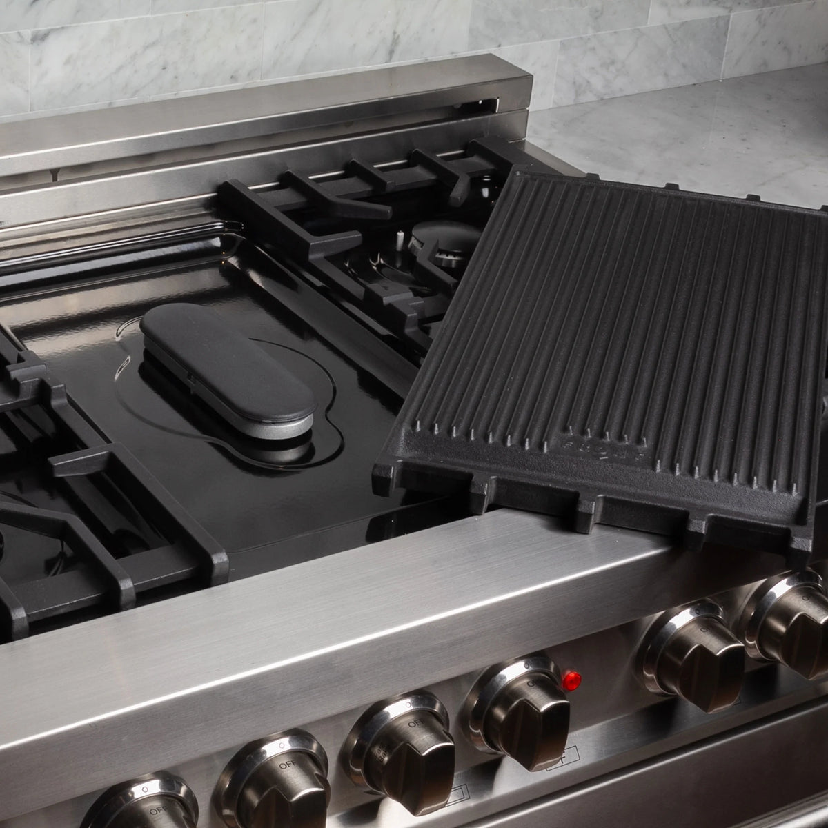 ZLINE 48 in. Professional 6.0 cu. ft. 7 Gas Burner/Electric Oven Range in Stainless Steel (RA48)
