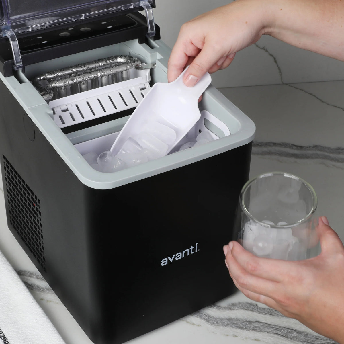 Avanti Mighty Ice 26lb. Countertop Bullet Ice Maker, in Black (AVIM2625BK)