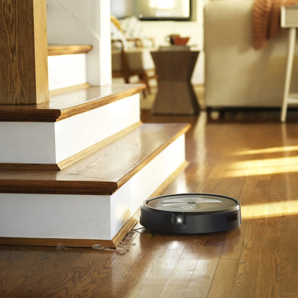 iRobot? Roomba? j7+ (7550) Self-Emptying Robot Vacuum Cleaner - Smart Mapping