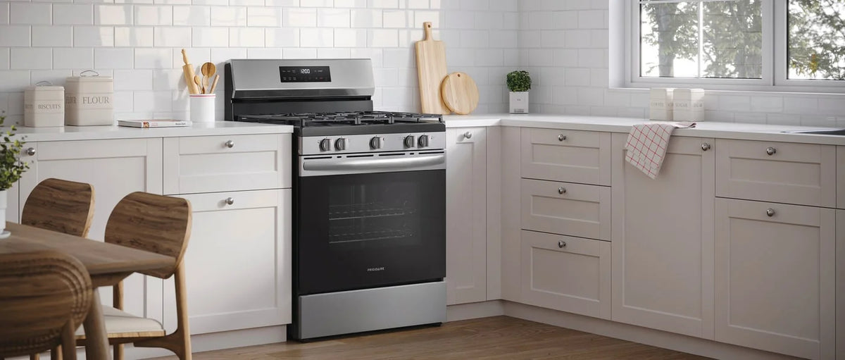 Frigidaire FCRG3062AS 30" Gas Range with Steam Clean, Stainless Steel