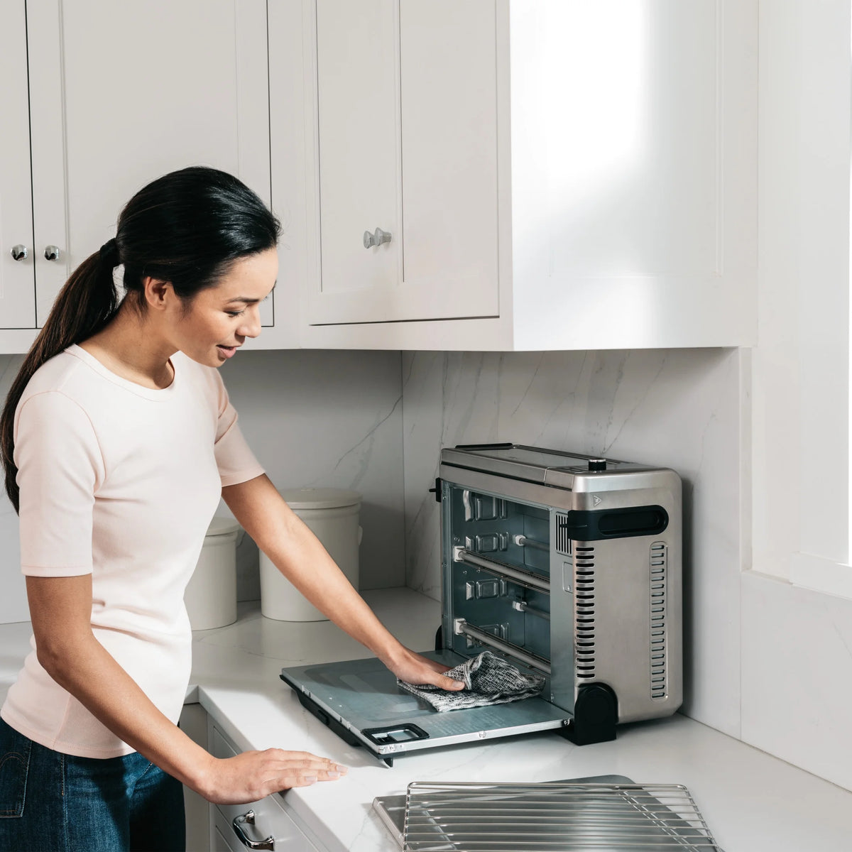 Ninja?? SP101 Foodia?�� 8-in-1 Digital Air Fry Oven, Flip-Away for Storage, Dehydrate, Keep Warm