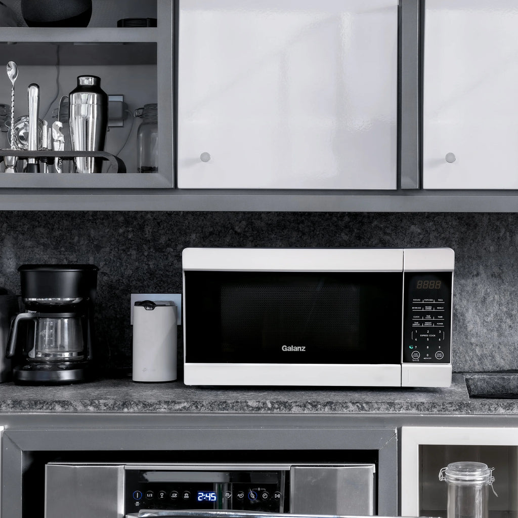 Galanz 1.1 cu ft 1000W Countertop Microwave Oven in White with One Touch Express Cooking