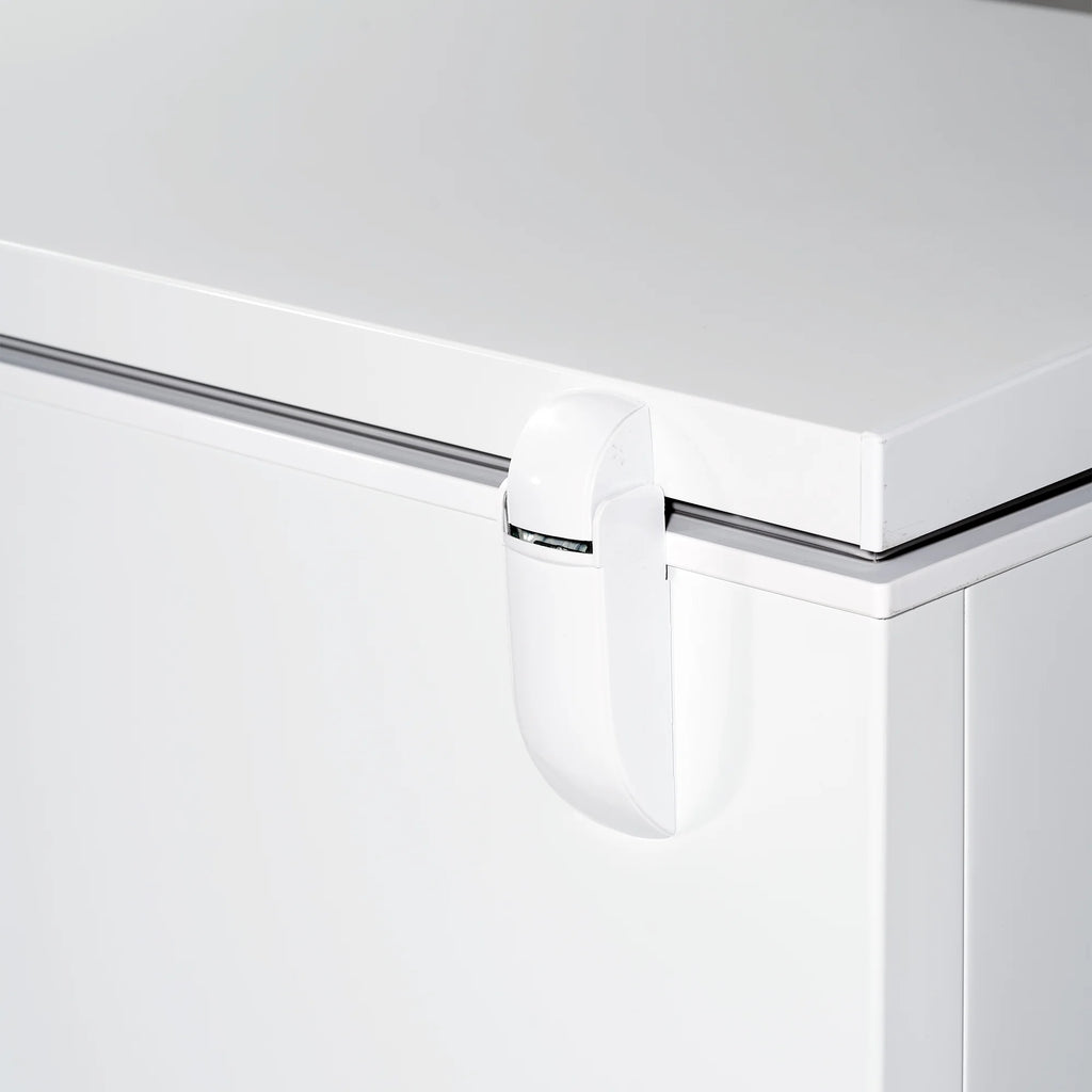 Professional Series 7 Cu Ft Manual Defrost Chest Freezer
