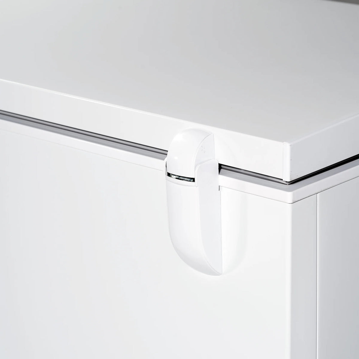 Professional Series 7 Cu Ft Manual Defrost Chest Freezer
