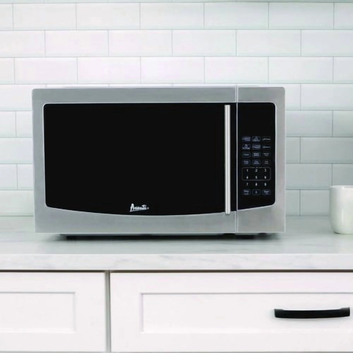 Avanti 1.1 cu. ft. Stainless Steel Microwave Oven, 1,000 W, Mirror-Finish