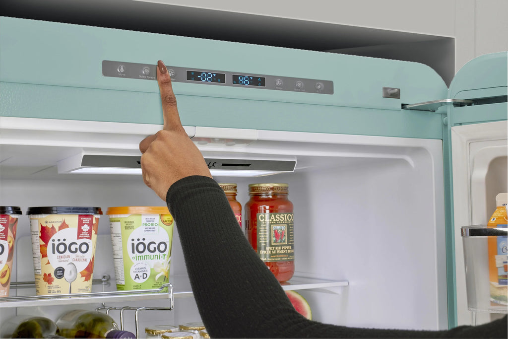 Unique Appliances Ugp-510L Ac Classic Retro 30" Wide 17.7 Cu. Ft. Energy Star Certified