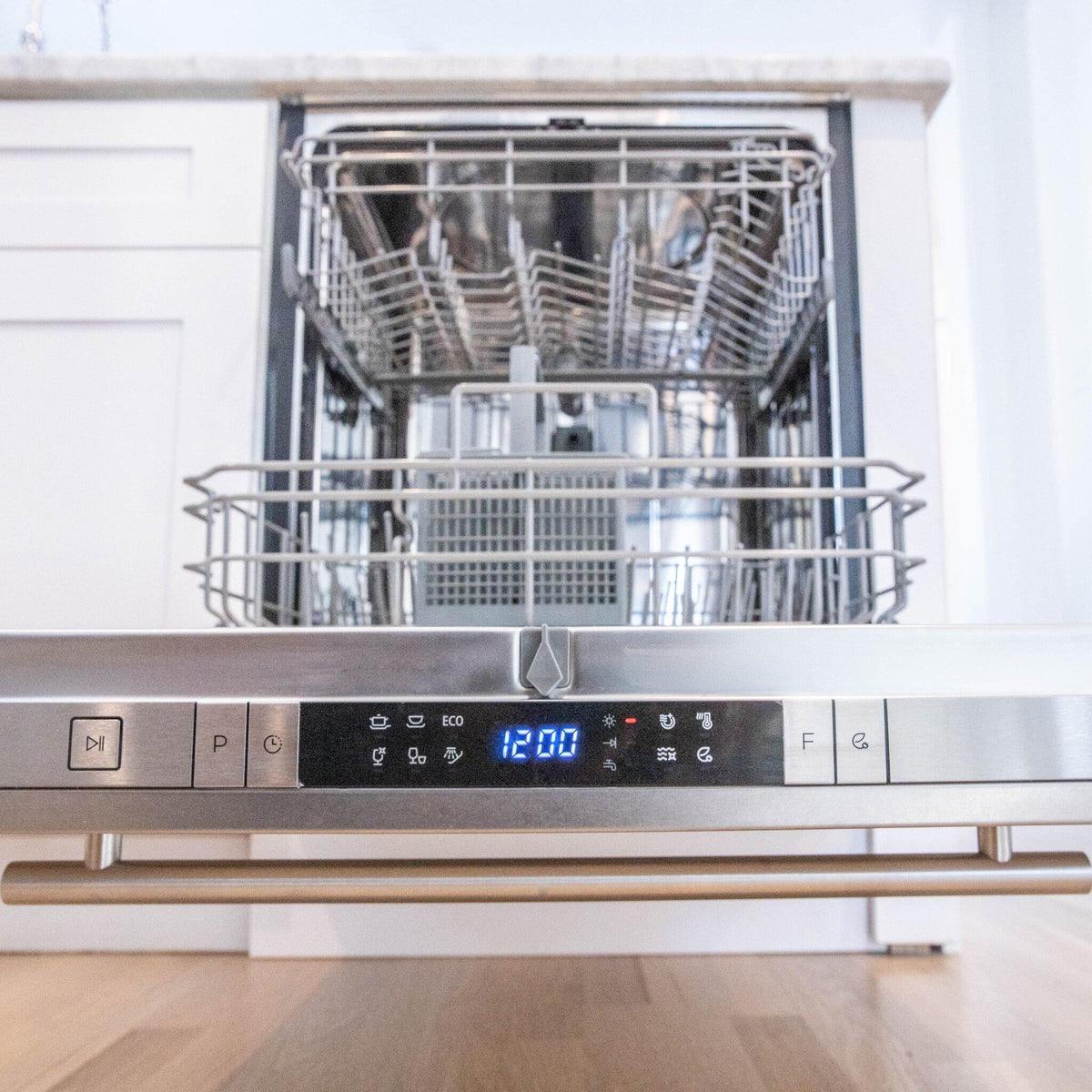 ZLINE 24 in. Top Control Dishwasher with Stainless Steel Tub and Modern Style Handle, 52dBa (DW-24)