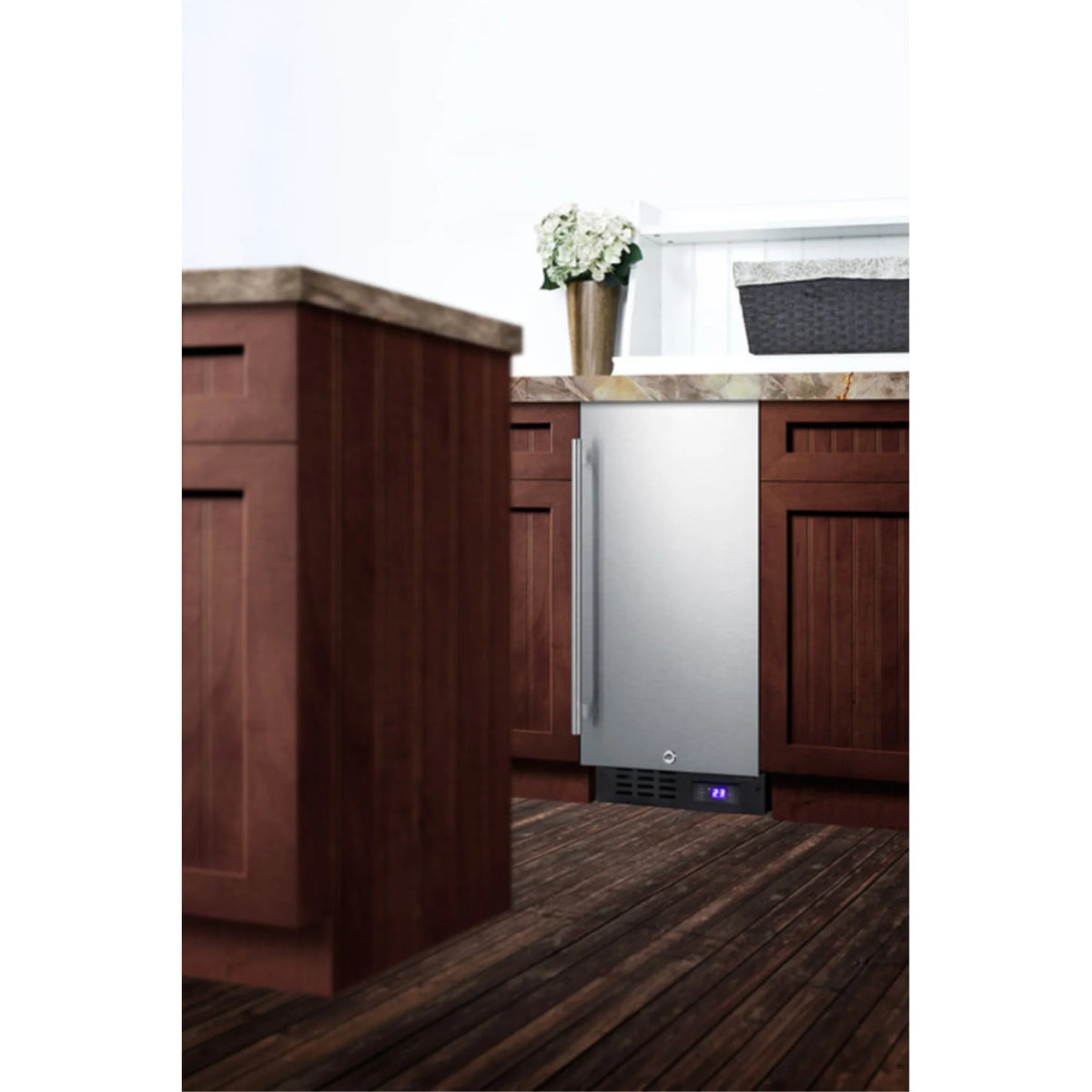 15" wide frost-free freezer for built-in or freestanding use, with stainless steel wrapped exterior, lock, and digital thermostat